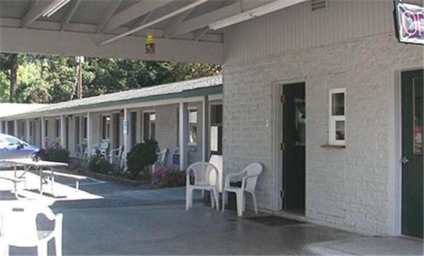 Forest Lodge Motel Happy Camp Exterior photo